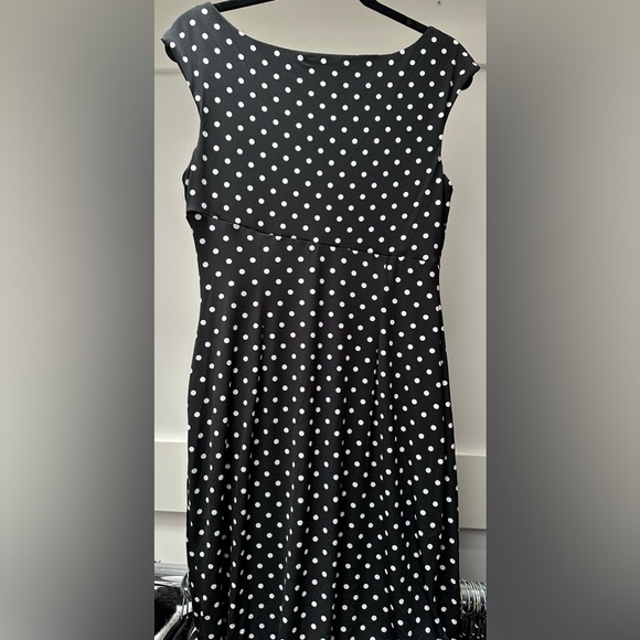 Connected Apparel Sleeveless Black with White Dots Faux Wrap Dress. Size 12 EUC - Picture 2 of 4